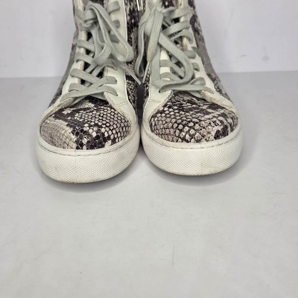 Steve Madden Jaren Snakeskin Star Lace High-Top Sneakers Women's Size 8.5 - Picture 3 of 11